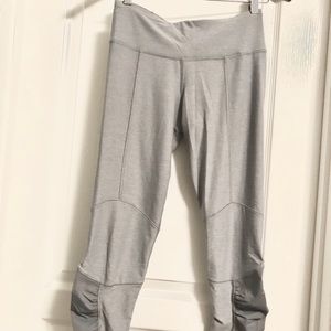 Lululemon size 6 grey crop
